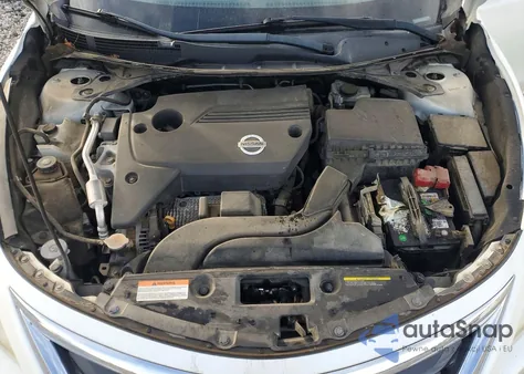 2015 Nissan Altima 2.5 z USA, uszkodzony, nr VIN 1N4AL3AP9FN322193